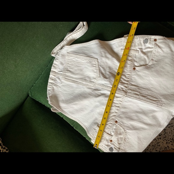 Levi’s White Denim Overalls - Picture 6 of 8